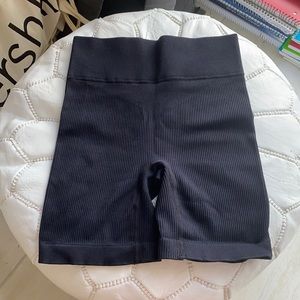 Ribbed biker shorts